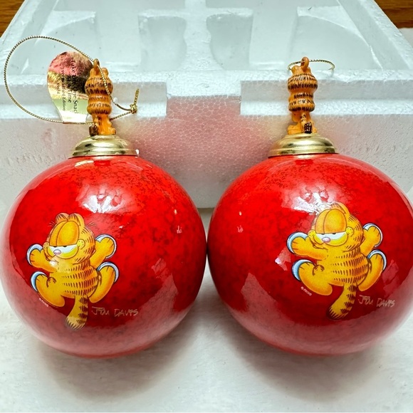 Vintage Bradford Exchange Garfield Heirloom Porcelain Ornament Collection - Picture 5 of 8